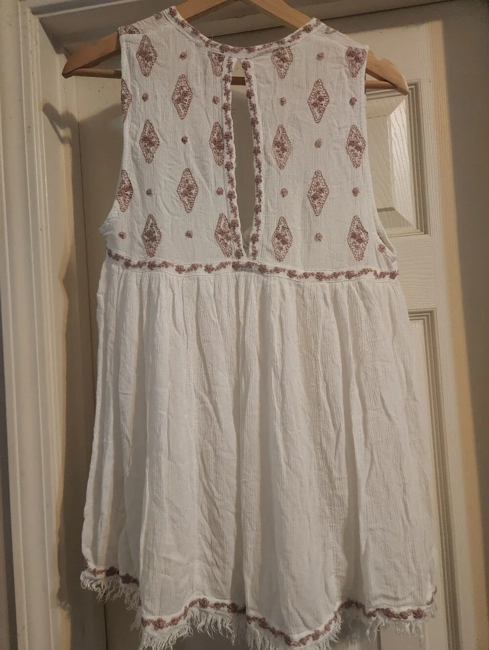 $108 FREE PEOPLE SLEEVELESS DIAMOND EMBROIDERED TOP IVORY S
